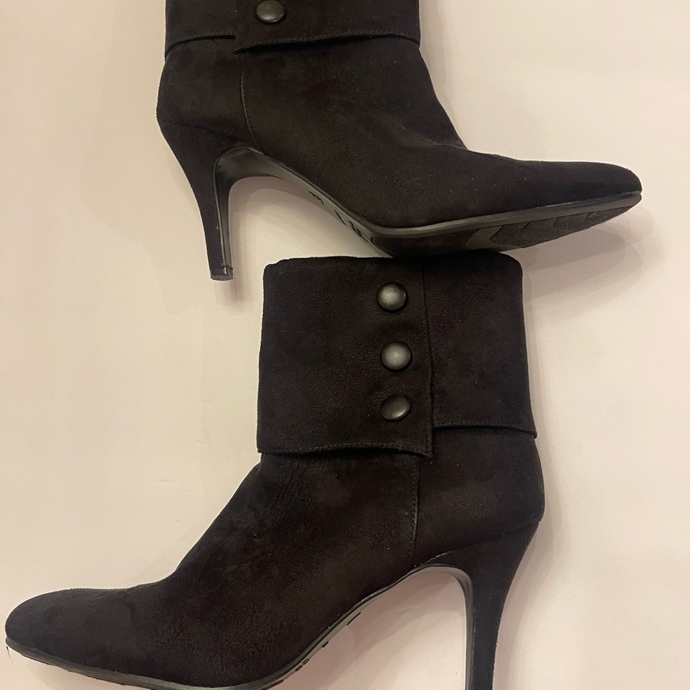 FIONI Black Suede Classic Boots Sz 9w-3.5” Heels